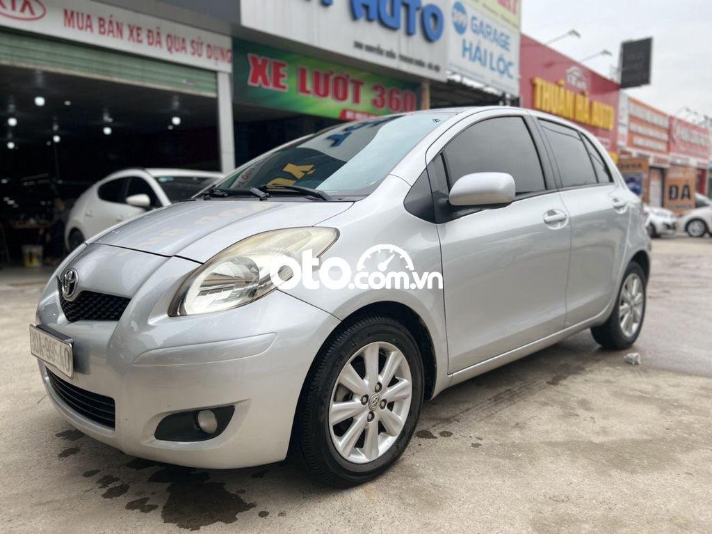 Toyota Yaris 2009 - Bán xe Toyota Yaris năm sản xuất 2009, màu bạc, nhập khẩu