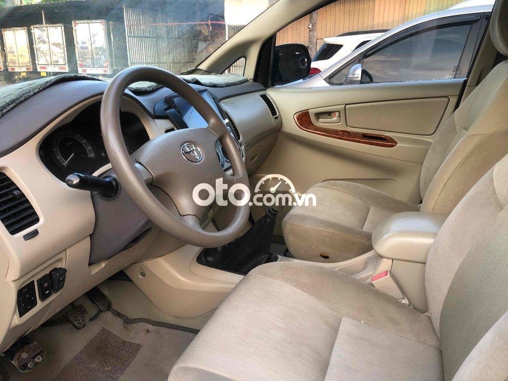 Toyota Innova 2008 - Bán xe Toyota Innova 2.0G năm sản xuất 2008, màu bạc, giá chỉ 205 triệu