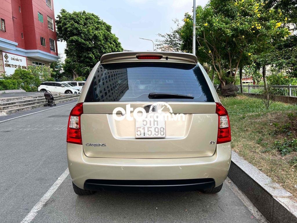 Kia Carens 2010 - Cần bán xe Kia Carens 2.0 AT sản xuất 2010, màu bạc, giá chỉ 285 triệu