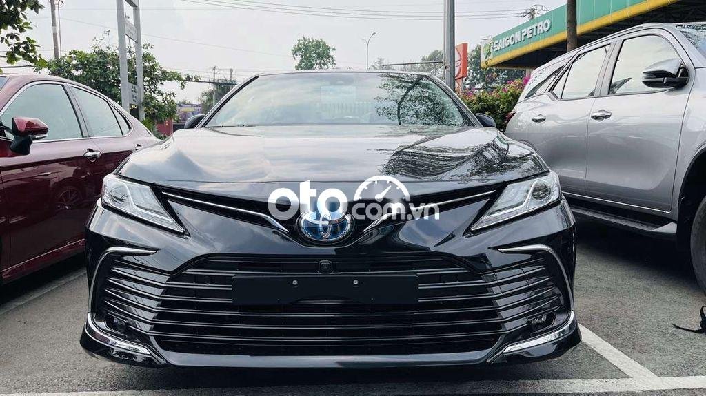 Toyota Camry 2022 - Bán Toyota Camry năm sản xuất 2022, màu đen