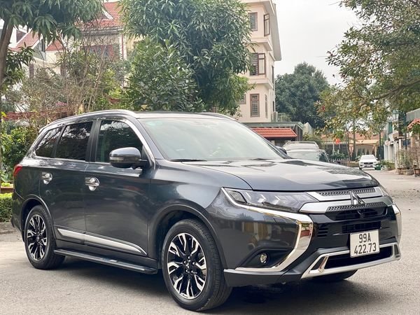 Mitsubishi Outlander 2020 - Cần bán Mitsubishi Outlander 2.0 CVT Premium sản xuất 2020, giá tốt