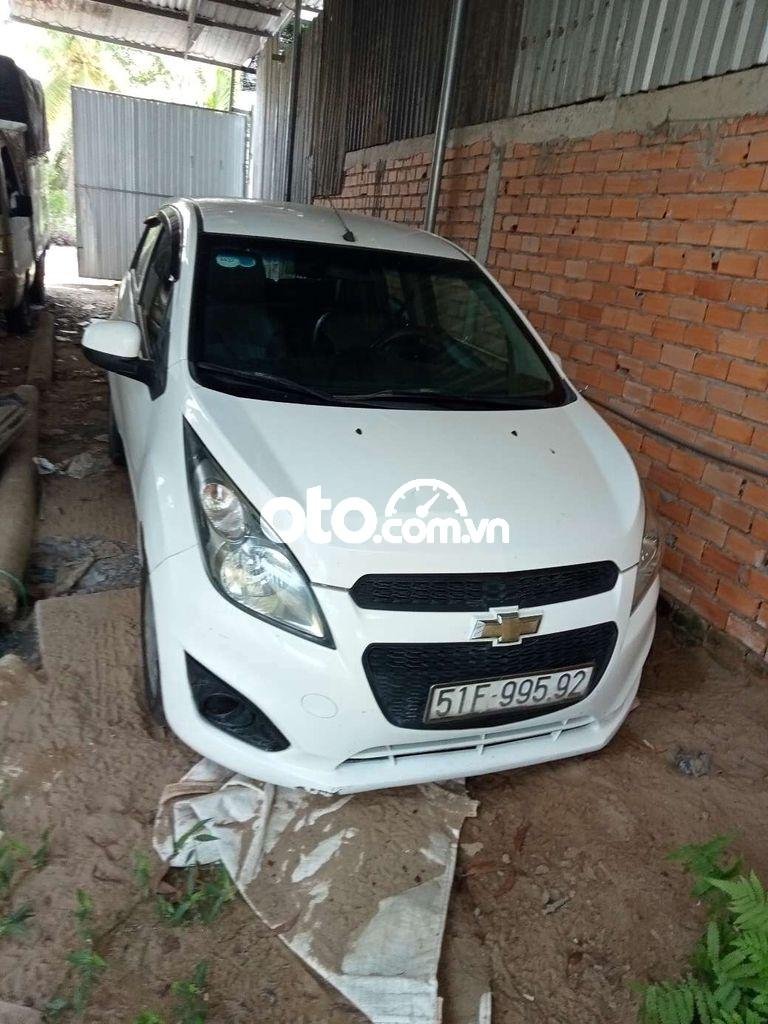 Chevrolet Spark 2016 - Cần bán Chevrolet Spark LT sản xuất 2016, màu trắng, nhập khẩu