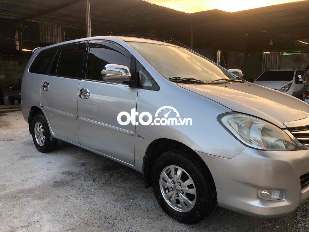 Toyota Innova 2008 - Bán xe Toyota Innova 2.0G năm sản xuất 2008, màu bạc, giá chỉ 205 triệu