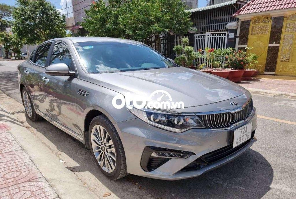 Kia Optima 2020 - Cần bán lại xe Kia Optima 2.0AT tiêu chuẩn sản xuất 2020, màu bạc xe gia đình, 726 triệu