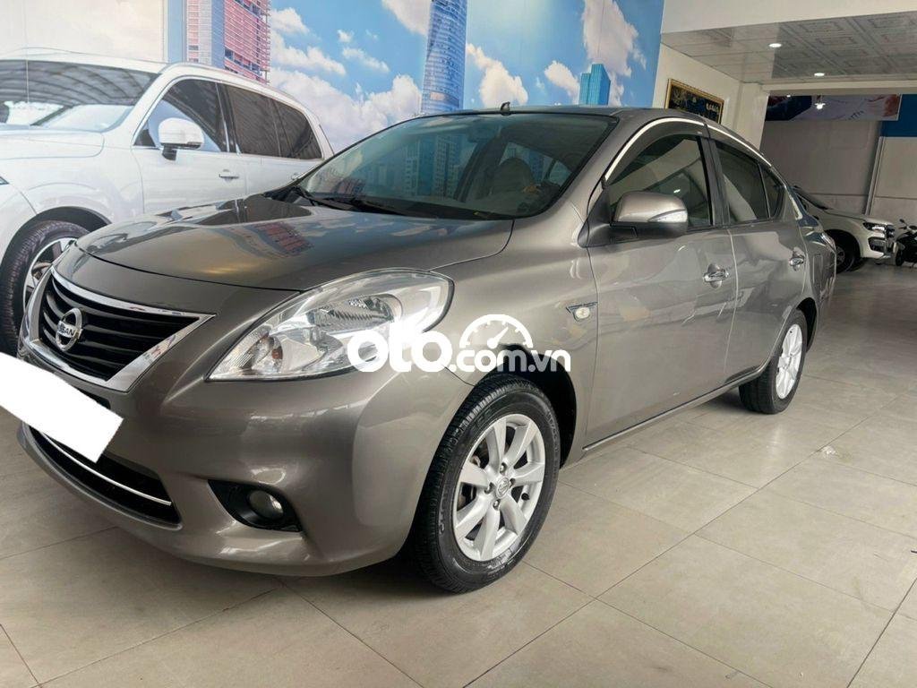 Nissan Sunny 2013 - Bán Nissan Sunny XV 1.5 CVT sản xuất năm 2013, màu bạc số tự động, giá 308tr