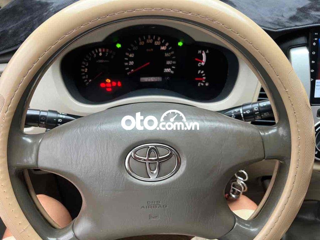 Toyota Innova 2011 - Bán Toyota Innova 2.0G sản xuất năm 2011, màu bạc, 295tr