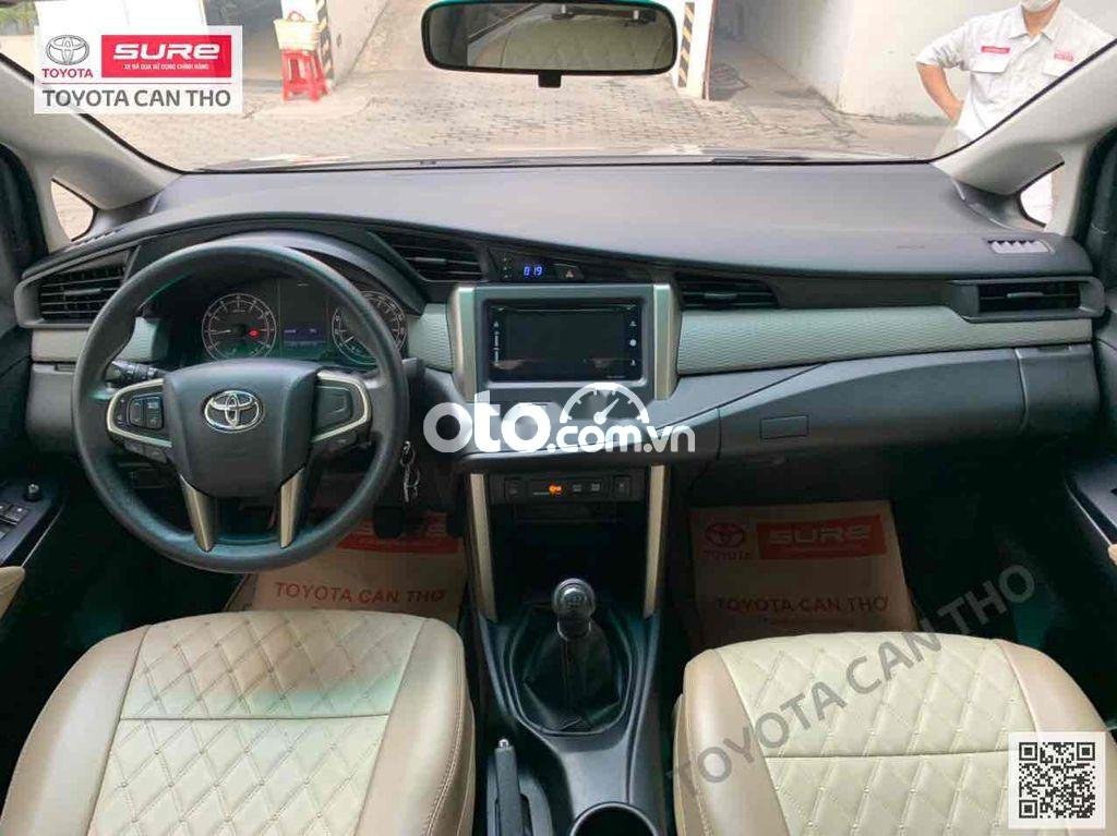 Toyota Innova 2019 - Cần bán xe Toyota Innova 2.0E sản xuất năm 2019, màu xám, giá tốt