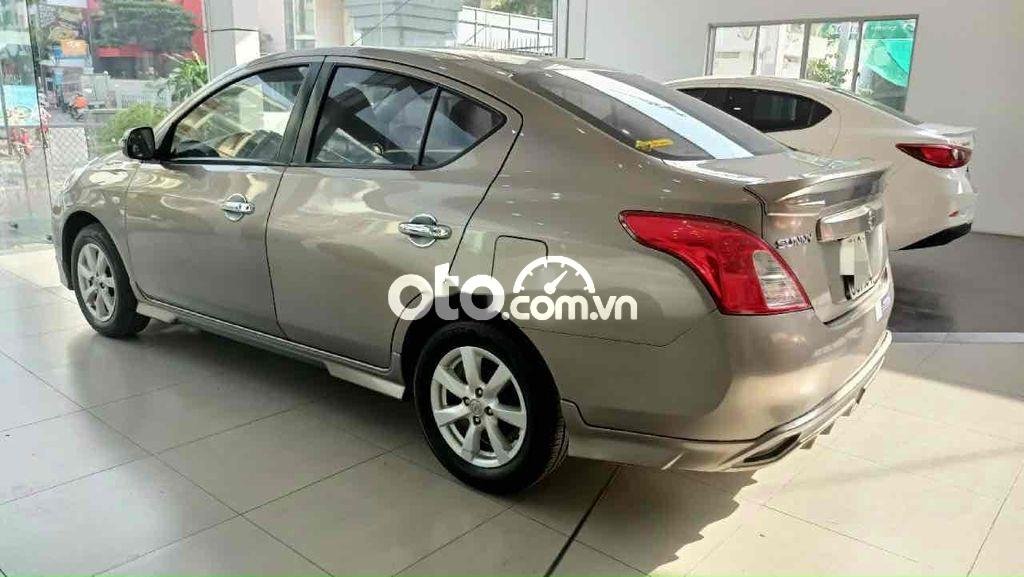 Nissan Sunny 2018 - Cần bán lại xe Nissan Sunny sản xuất năm 2018, màu bạc như mới