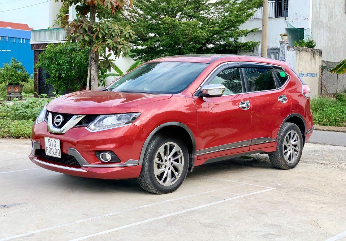 Nissan X trail 2018 - Xe Nissan X trail 2.0 SL 2WD Premium năm sản xuất 2018, màu đỏ còn mới