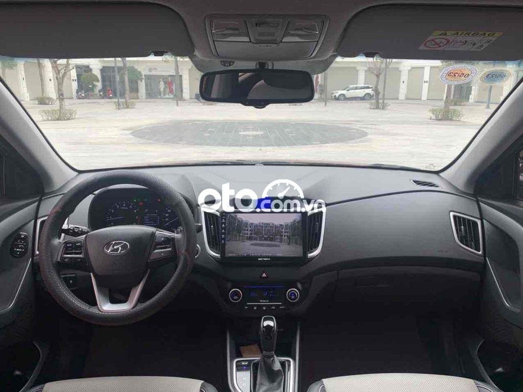 Hyundai Creta 2017 - Cần bán gấp Hyundai Creta sản xuất 2017, màu nâu, xe nhập