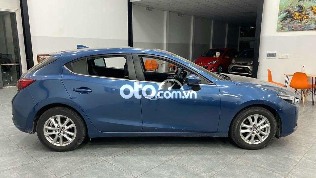 Mazda 3 2017 - Cần bán gấp Mazda 3 1.5AT sản xuất 2017, màu xanh lam