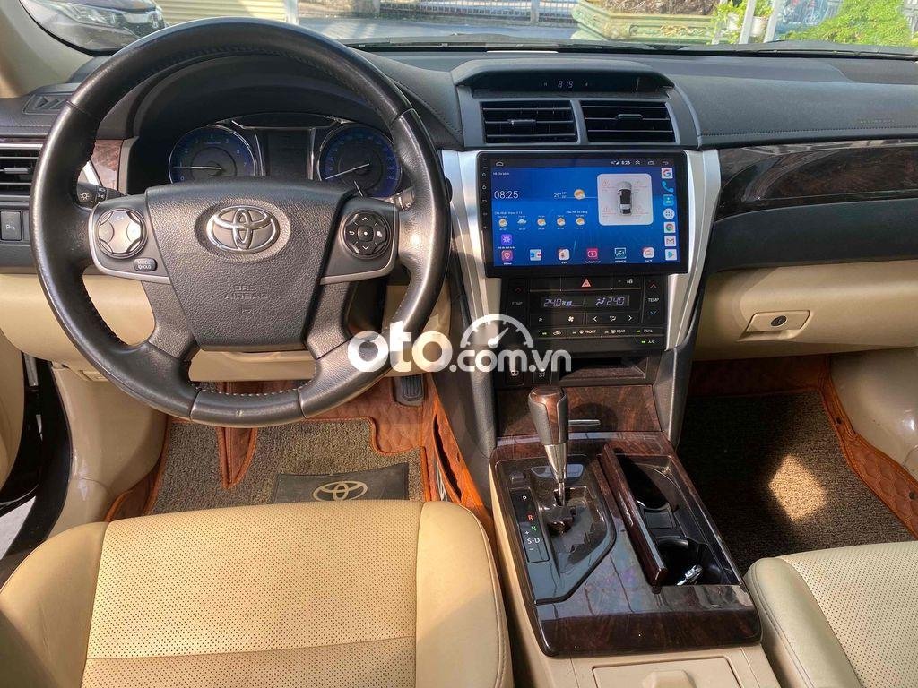 Toyota Camry 2015 - Cần bán xe Toyota Camry 2.0E sản xuất 2015, màu đen