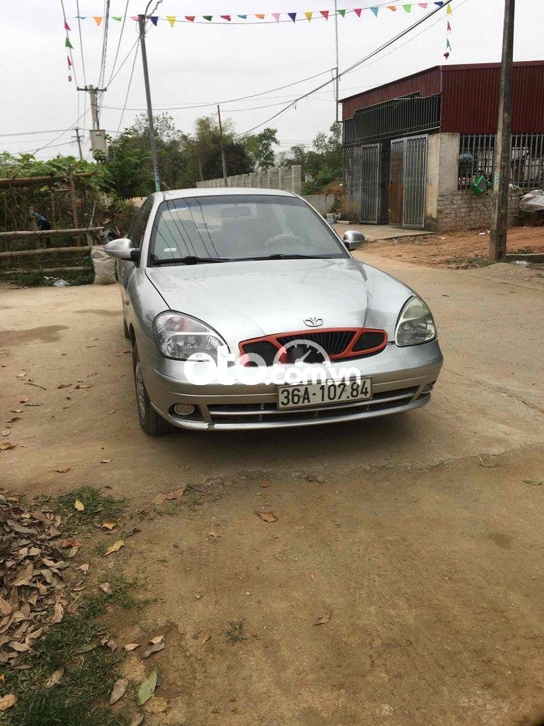 Daewoo Nubira 2001 - Bán Daewoo Nubira 2.0 năm 2001, màu bạc, xe nhập