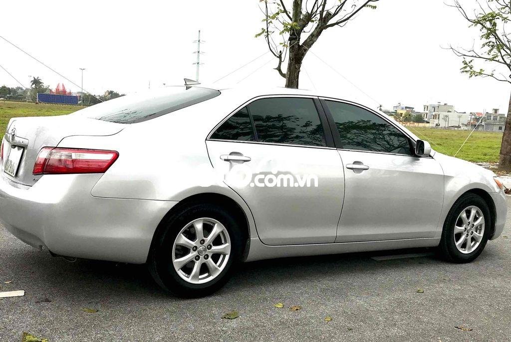 Toyota Camry 2008 - Bán xe Toyota Camry 2.0E năm sản xuất 2008, màu bạc, nhập khẩu