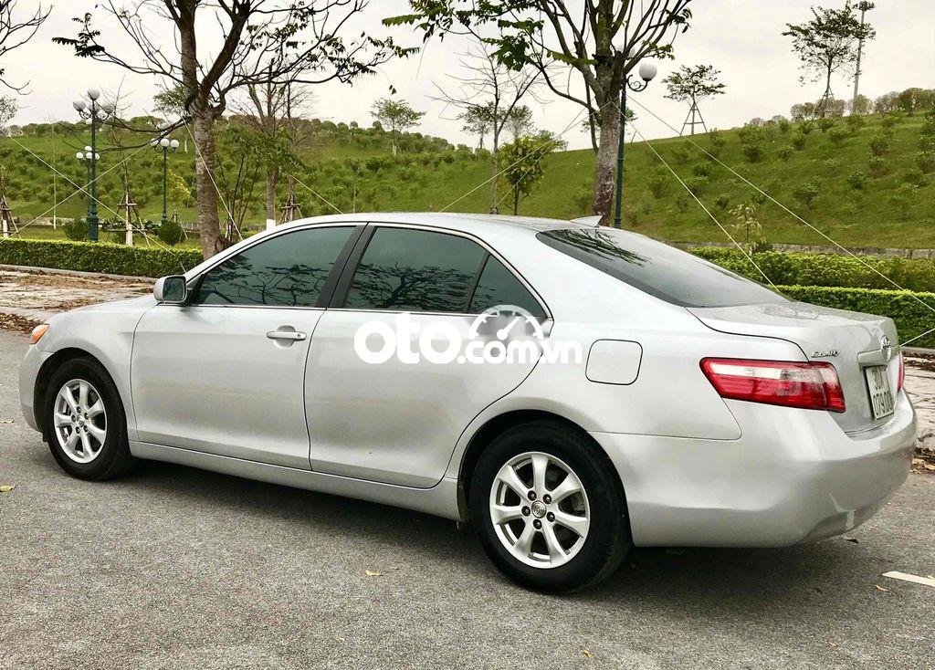 Toyota Camry 2008 - Bán xe Toyota Camry 2.0E năm sản xuất 2008, màu bạc, nhập khẩu