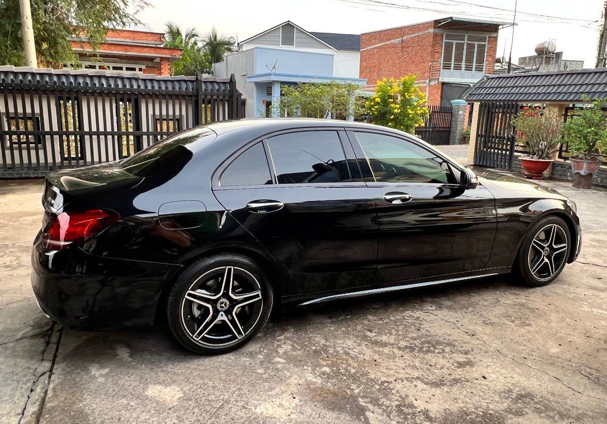 Mercedes-Benz C300 2019 - Xe Mercedes C300 năm 2019, màu đen