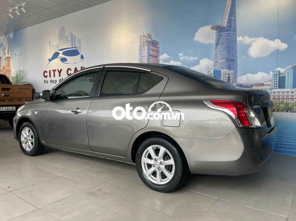 Nissan Sunny 2013 - Bán Nissan Sunny XV 1.5 CVT sản xuất năm 2013, màu bạc số tự động, giá 308tr