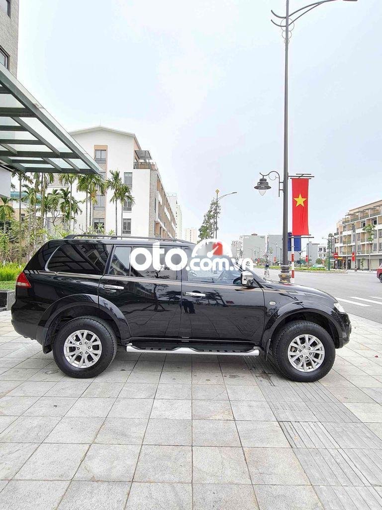 Mitsubishi Pajero Sport 2016 - Bán ô tô Mitsubishi Pajero Sport D 4x2MT năm sản xuất 2016, màu đen, giá 505tr