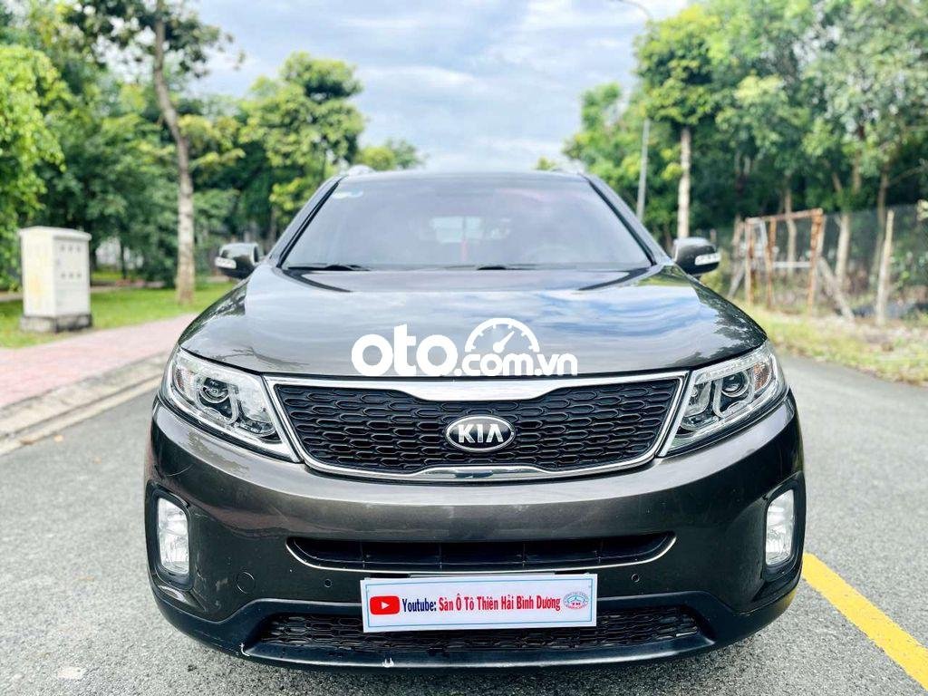 Kia Sorento 2015 - Bán Kia Sorento năm sản xuất 2015, màu nâu còn mới