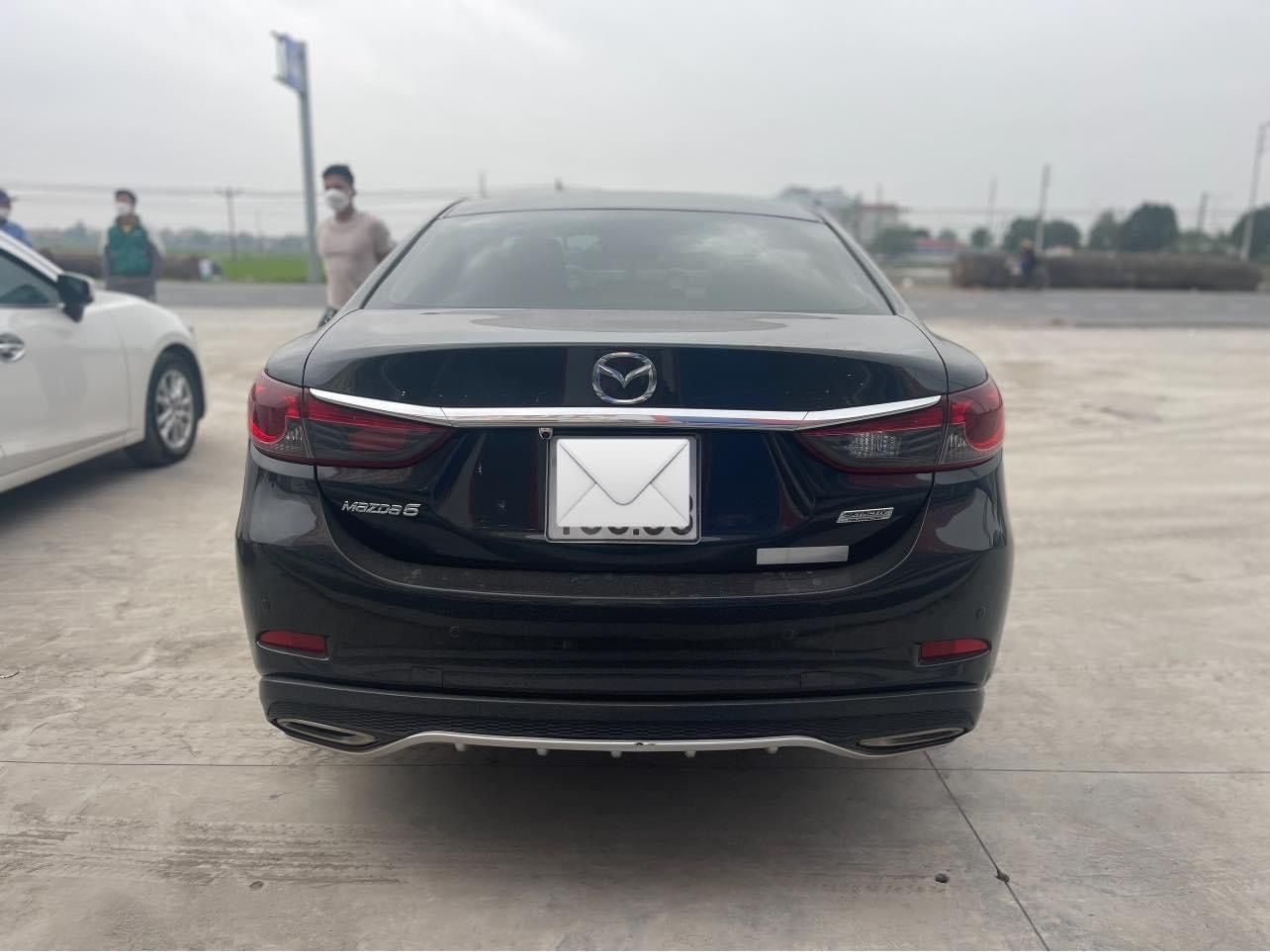 Mazda 6 2015 - Màu đen