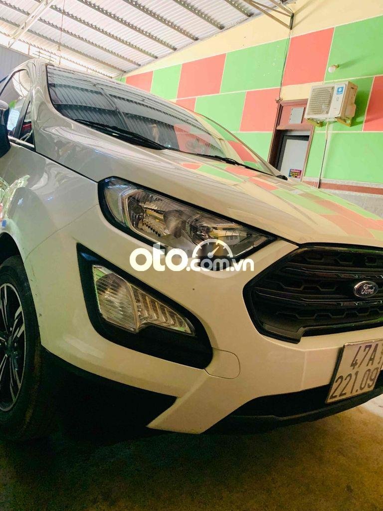 Ford EcoSport 2018 - Bán ô tô Ford EcoSport Ambiente 1.5L MT năm 2018, màu trắng xe gia đình