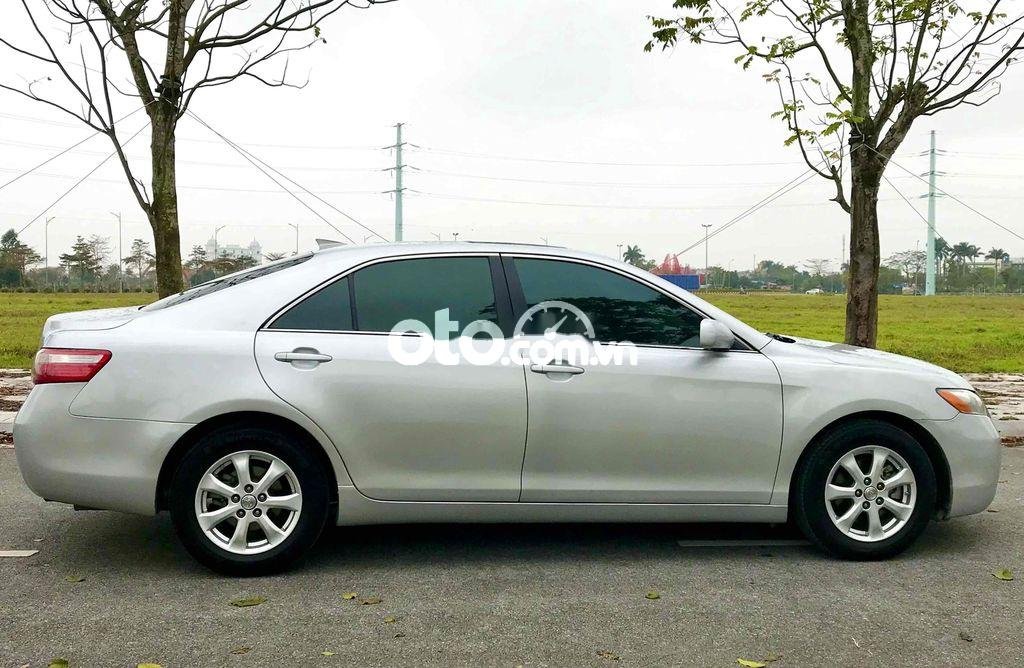 Toyota Camry 2008 - Bán xe Toyota Camry 2.0E năm sản xuất 2008, màu bạc, nhập khẩu