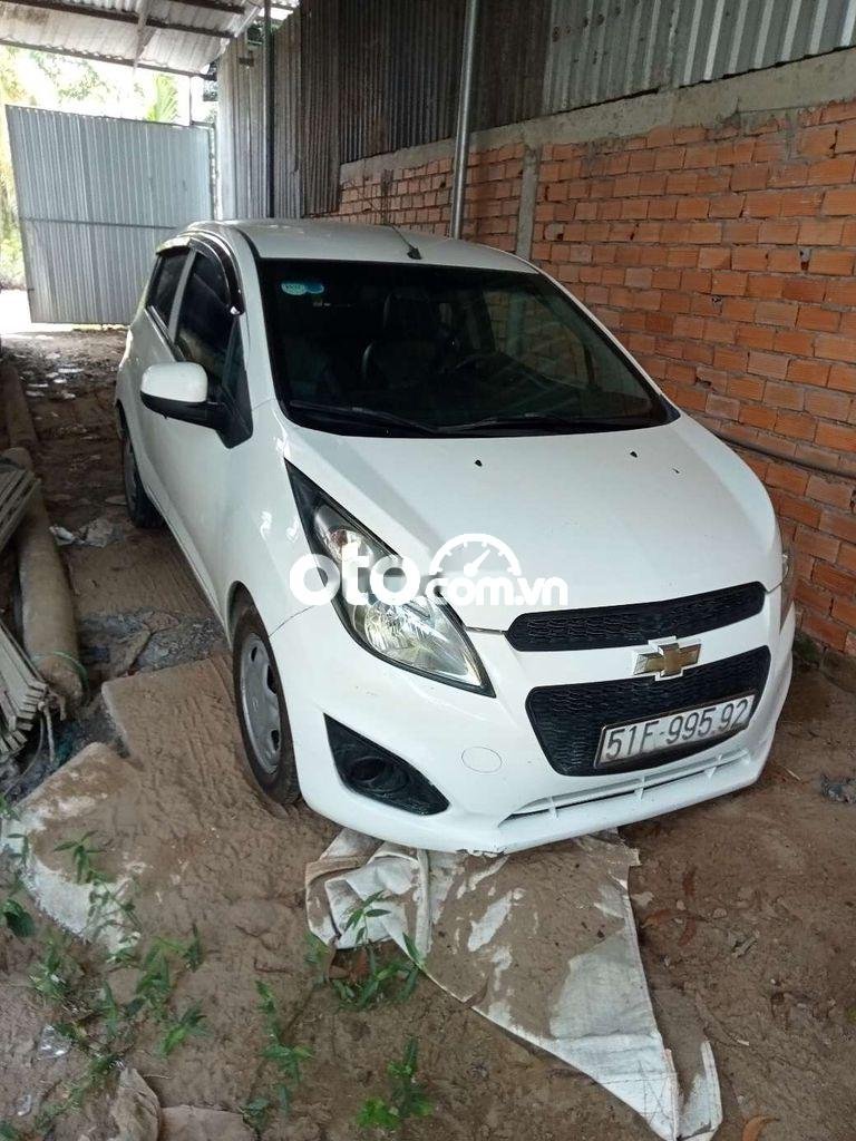 Chevrolet Spark 2016 - Cần bán Chevrolet Spark LT sản xuất 2016, màu trắng, nhập khẩu