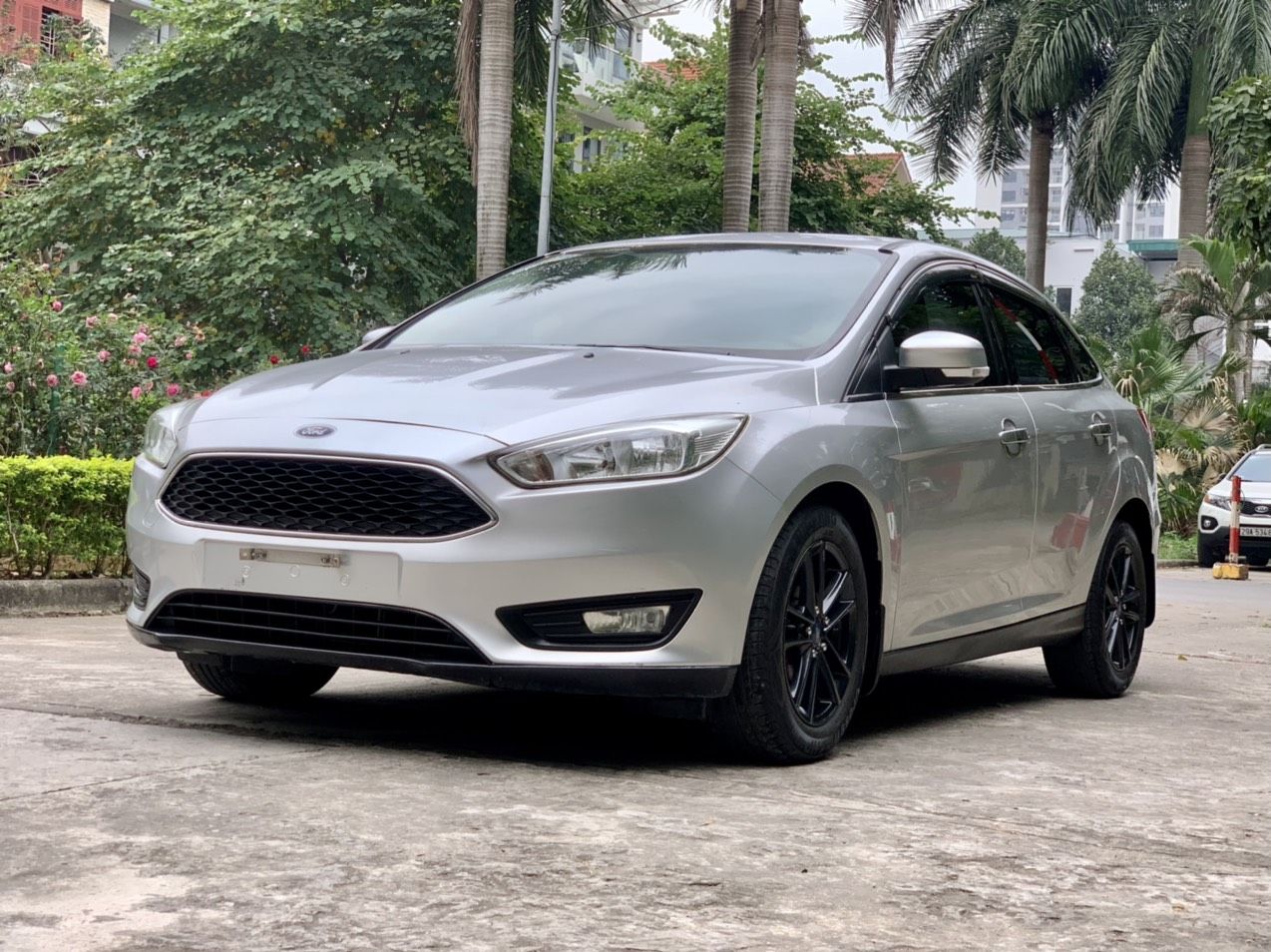 Ford Focus 2015 - Màu bạc, giá 410tr