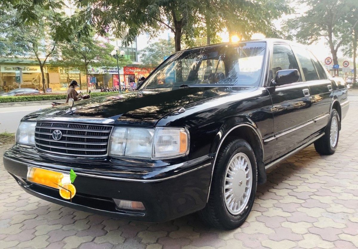 Toyota Crown 1995 - Xe Toyota Crown năm sản xuất 1995, màu đen, xe nhập giá cạnh tranh