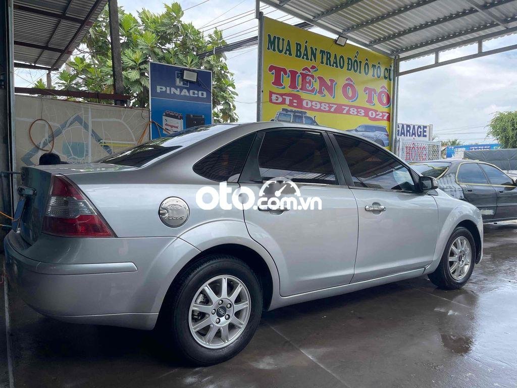 Ford Focus 2007 - Cần bán xe Ford Focus 1.6L năm 2007, màu bạc