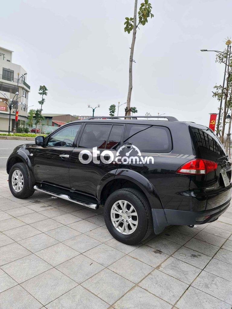 Mitsubishi Pajero Sport 2016 - Bán ô tô Mitsubishi Pajero Sport D 4x2MT năm sản xuất 2016, màu đen, giá 505tr