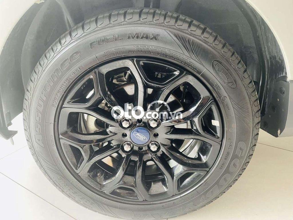 Ford EcoSport 2018 - Cần bán lại xe Ford EcoSport 1.5L sản xuất 2018, màu trắng còn mới