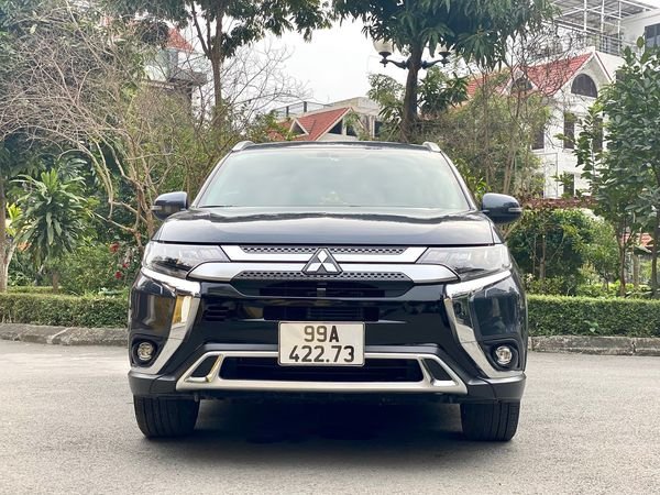 Mitsubishi Outlander 2020 - Cần bán Mitsubishi Outlander 2.0 CVT Premium sản xuất 2020, giá tốt