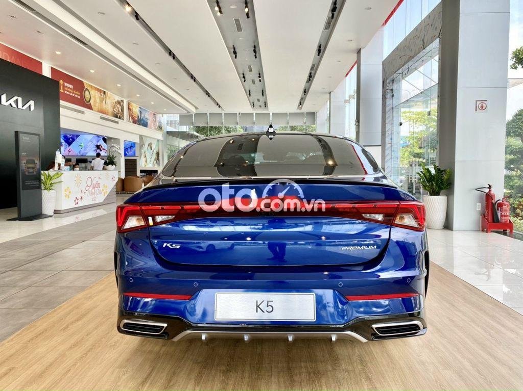 Kia K5 2022 - Cần bán Kia K5 2.0 Luxury năm 2022, màu xanh lam giá cạnh tranh