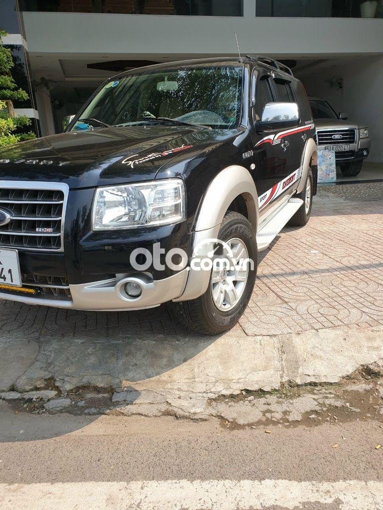 Ford Everest 2009 - Bán Ford Everest năm sản xuất 2009, màu đen xe gia đình, giá chỉ 350 triệu