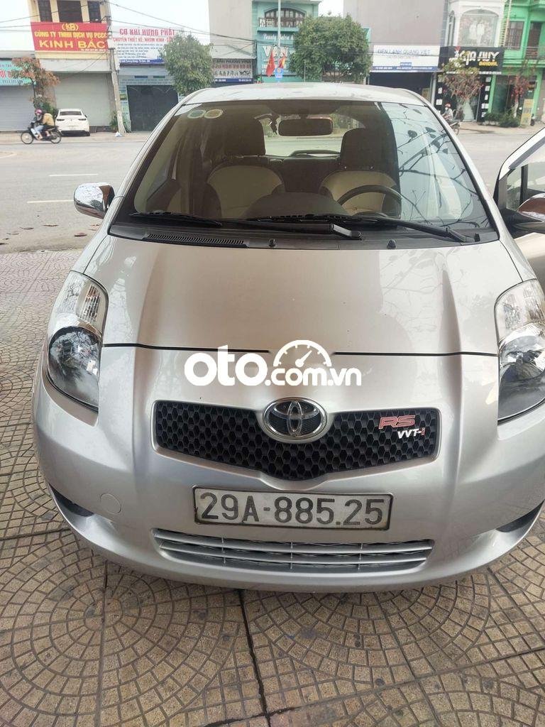 Toyota Yaris 2008 - Cần bán lại xe Toyota Yaris sản xuất 2008, màu bạc, xe nhập