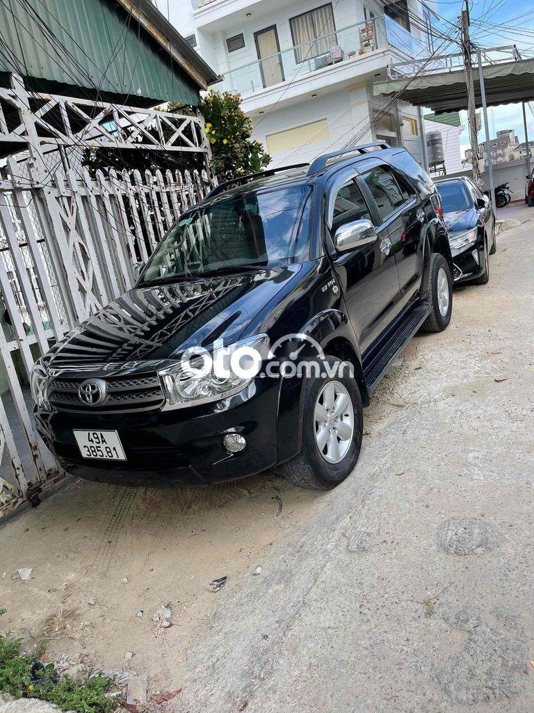 Toyota Fortuner 2009 - Bán xe Toyota Fortuner 2.7V 4x4 AT năm sản xuất 2009, màu đen số tự động