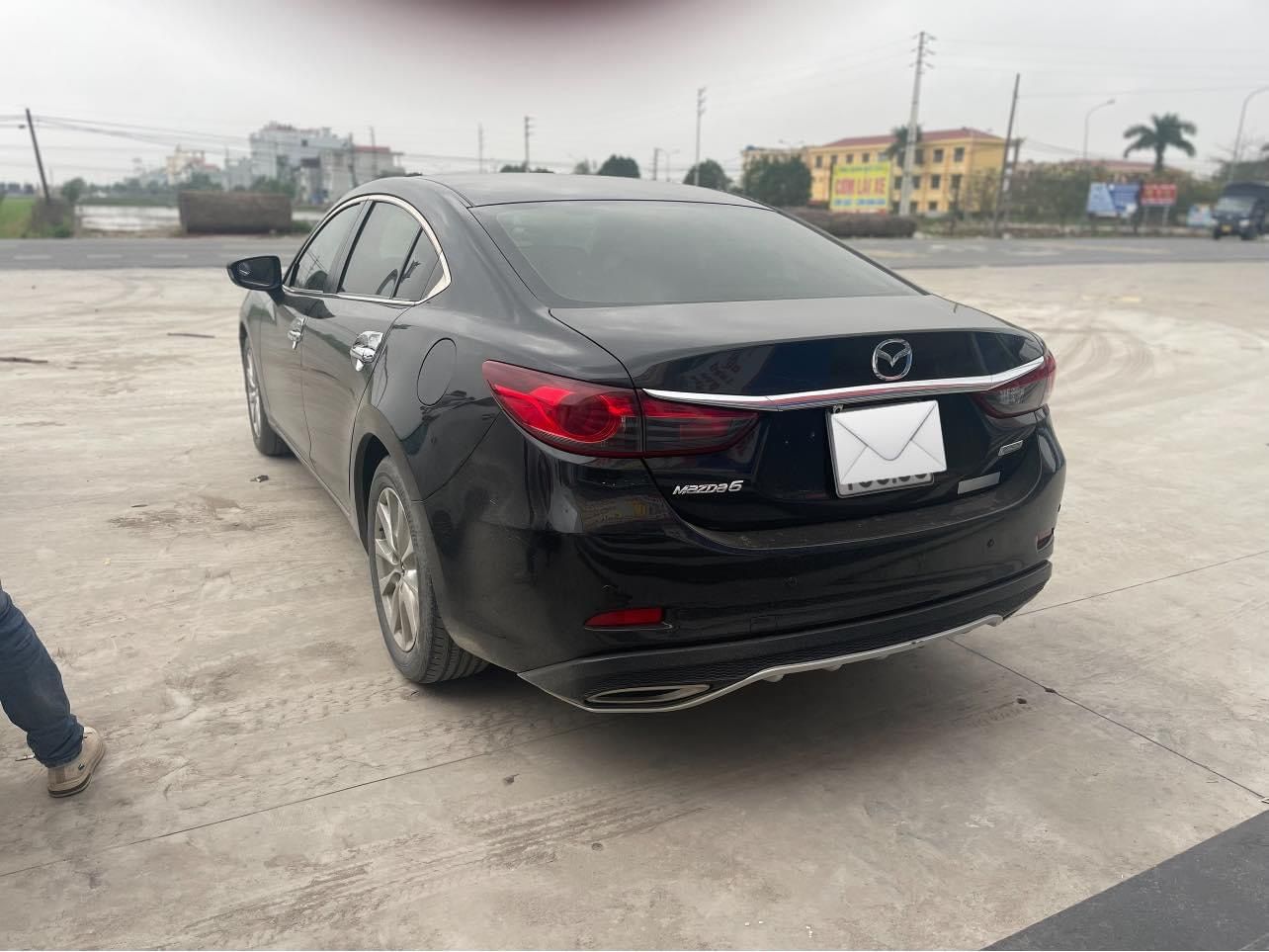 Mazda 6 2015 - Màu đen