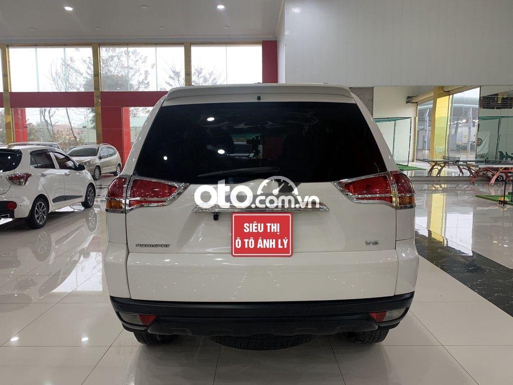 Mitsubishi Pajero Sport 2012 - Bán Mitsubishi Pajero Sport 3.0AT V6 năm sản xuất 2012, màu trắng số tự động