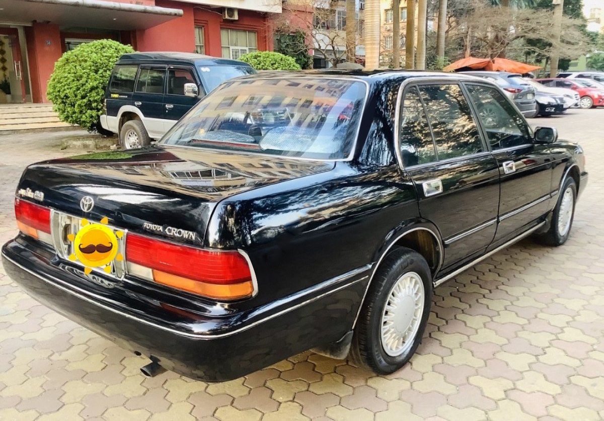 Toyota Crown 1995 - Xe Toyota Crown năm sản xuất 1995, màu đen, xe nhập giá cạnh tranh