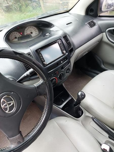 Toyota Vios 2005 - Bán xe Toyota Vios sản xuất 2005, màu đen