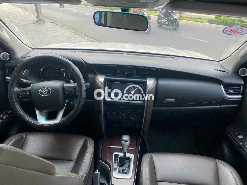 Toyota Fortuner 2020 - Cần bán Toyota Fortuner 2.4G 4x2 AT năm sản xuất 2020, màu trắng số tự động