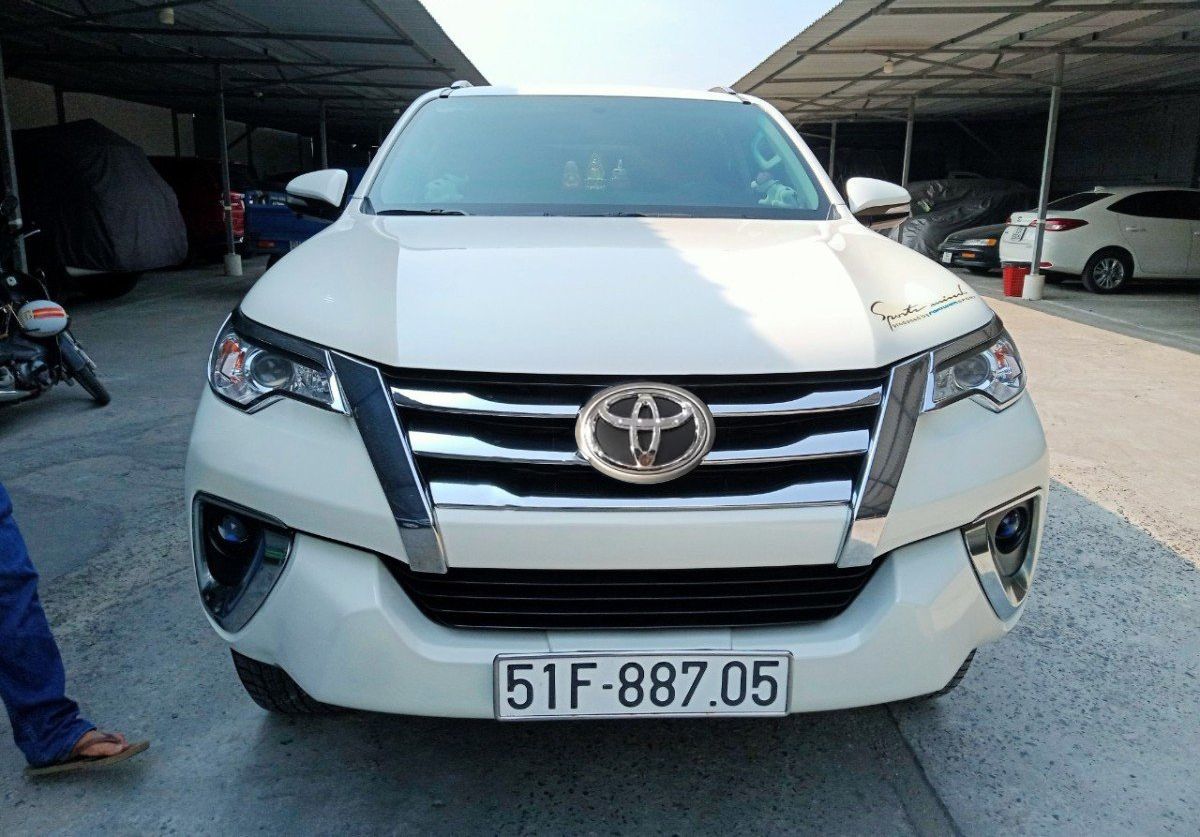 Toyota Fortuner 2017 - Bán Toyota Fortuner 2.4G MT năm 2017, màu trắng, nhập khẩu nguyên chiếc