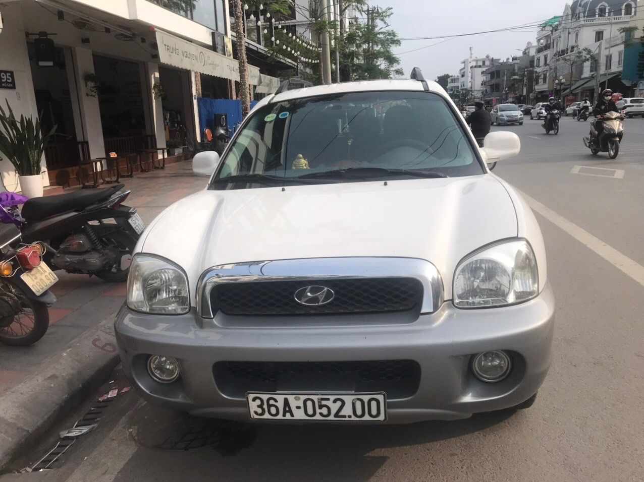 Hyundai Santa Fe 2004 - Cần bán gấp Hyundai Santa Fe năm 2004 xe gia đình giá 230tr