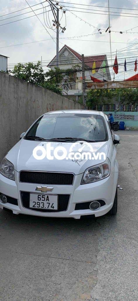 Chevrolet Aveo 2017 - Bán Chevrolet AveoLT năm 2017, màu trắng