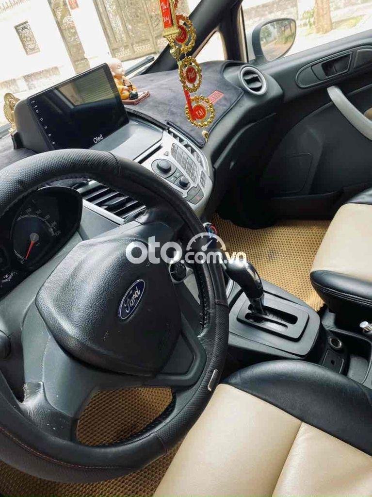 Ford Fiesta 2012 - Cần bán lại xe Ford Fiesta 1.6AT sản xuất năm 2012, màu trắng, nhập khẩu