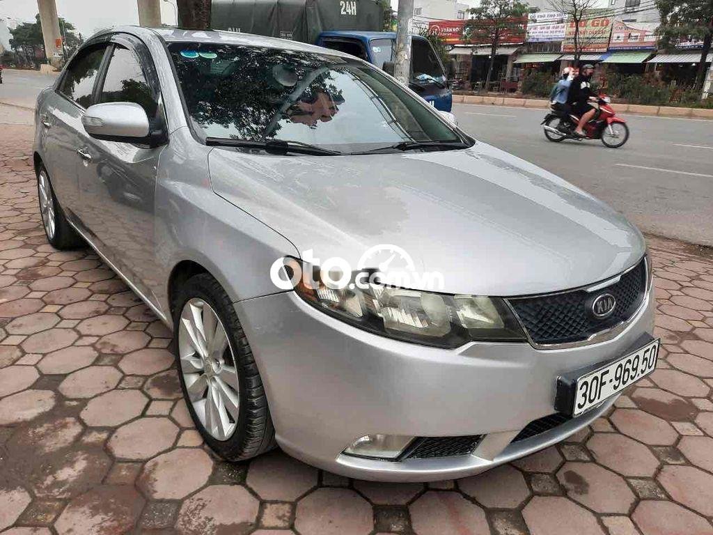 Kia Forte 2009 - Cần bán lại xe Kia Forte sản xuất năm 2009, màu bạc, nhập khẩu nguyên chiếc