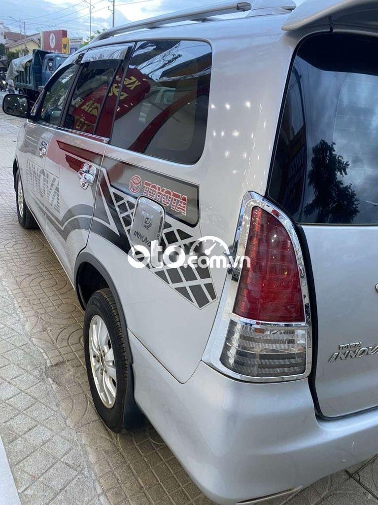 Toyota Innova 2010 - Cần bán lại xe Toyota Innova 2.0G năm 2010, màu bạc