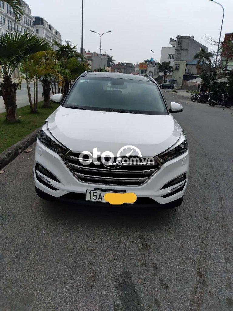 Hyundai Tucson 2016 - Cần bán gấp Hyundai Tucson 2.0 ATH sản xuất 2016, màu trắng, xe nhập, giá tốt