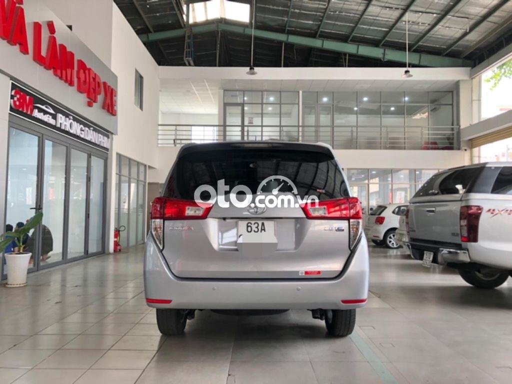 Toyota Innova 2018 - Cần bán xe Toyota Innova 2.0E năm sản xuất 2018, màu bạc, 565tr